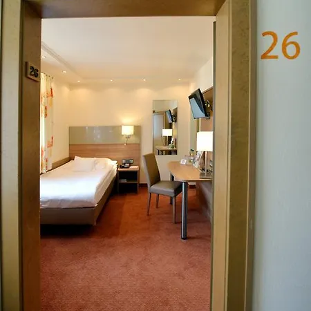 Hohenstaufen Hotel 3*